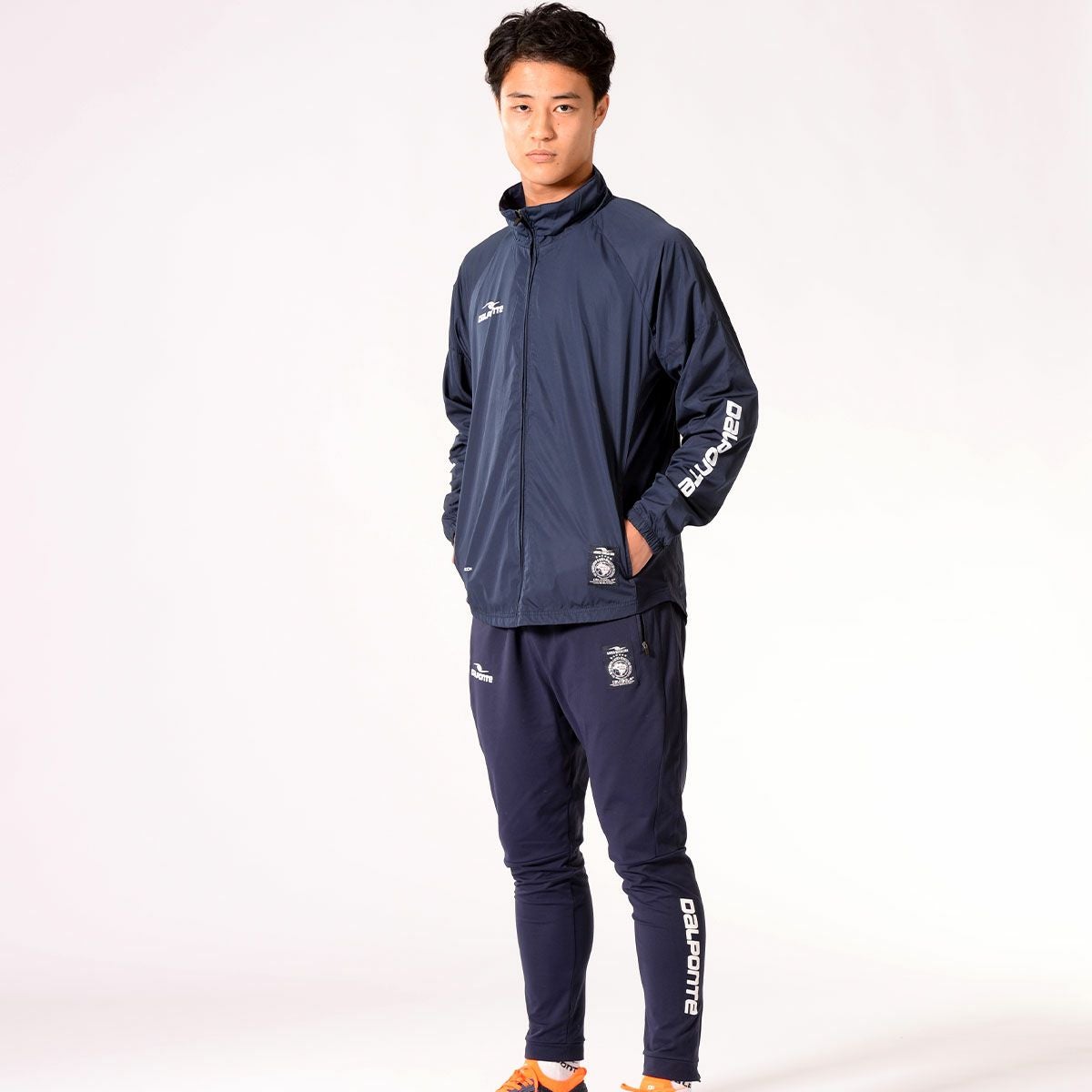 裏付きナイロンウインドブレーカージャケット&スリムストレッチパンツ